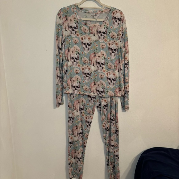 Posh Peanut Skull Women’s Pajama Set Cozy Halloween Size Large